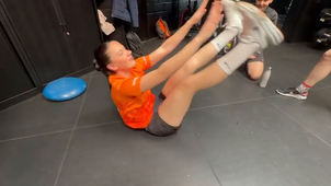 V-sit jambe TENDUS.MOV