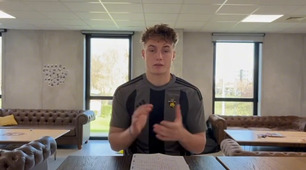 d7a61858-575c-449f-8c53-fa8b546f27a9.mov