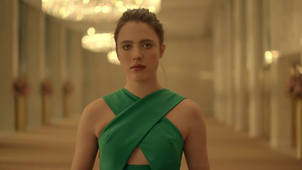 Vidéo – Marga­ret Qual­ley en transe pour Kenzo World - Gala.mp4